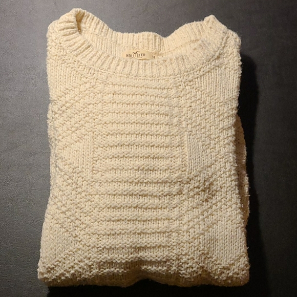 Hollister chunky cream sweater - Picture 1 of 4
